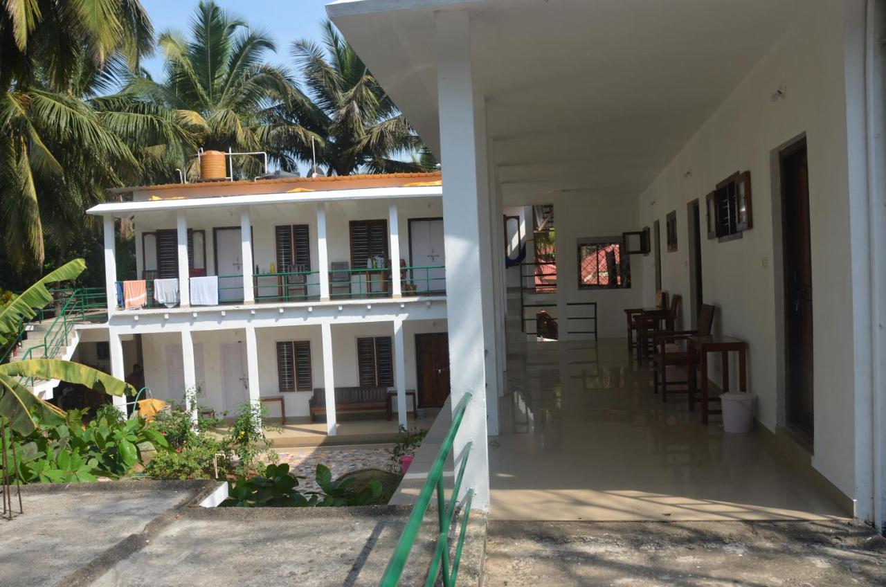 Arya Homestay Bougain Villa Gokarna  Kültér fotó