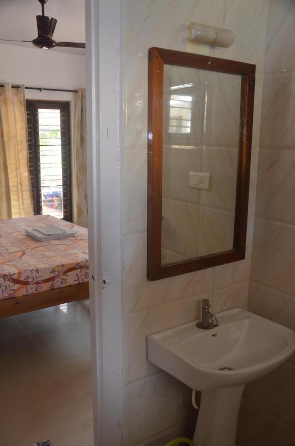 Arya Homestay Bougain Villa Gokarna  Kültér fotó