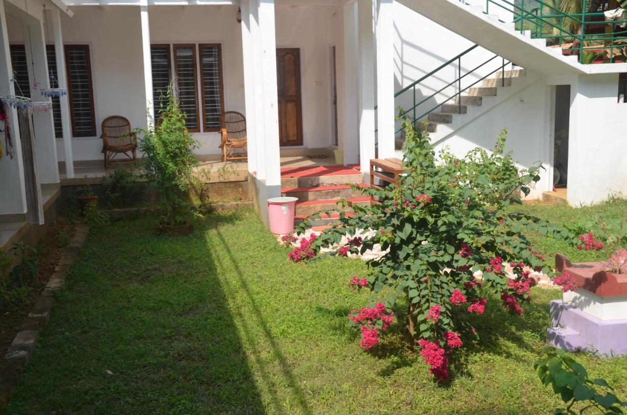 Arya Homestay Bougain Villa Gokarna  Kültér fotó