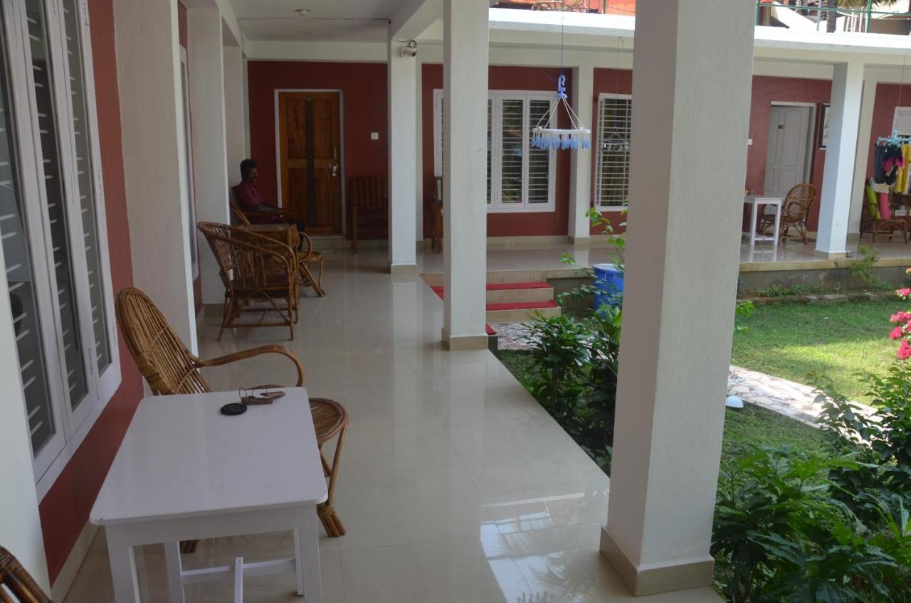 Arya Homestay Bougain Villa Gokarna  Kültér fotó