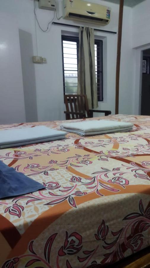 Arya Homestay Bougain Villa Gokarna  Kültér fotó